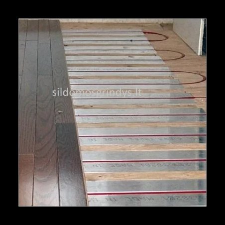 OSB 1250x2500x30mm sausų šildomų grindų plokštės su aliuminio šilumos paskirstymo reflektoriais Ø16 mm vamzdžiui